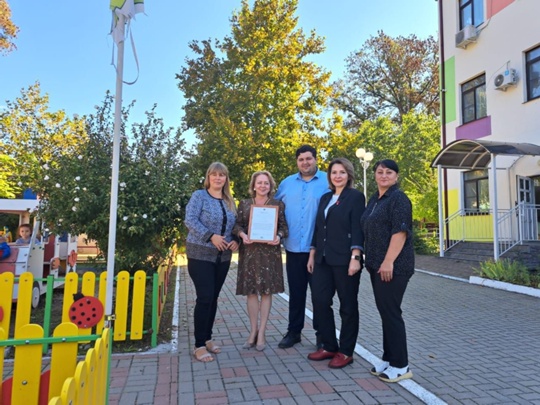 Продолжаем поздравлять с Днём дошкольного работника! Продолжаем поздравлять с Днём дошкольного работника!