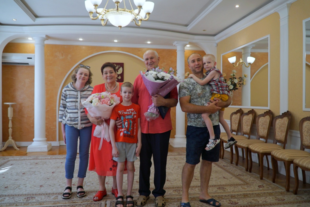 Августовское золото семейной жизни Августовское золото семейной жизни