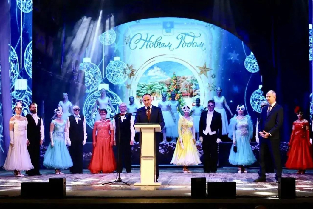 Провели итоговый новогодний концерт во Дворце культуры курорта