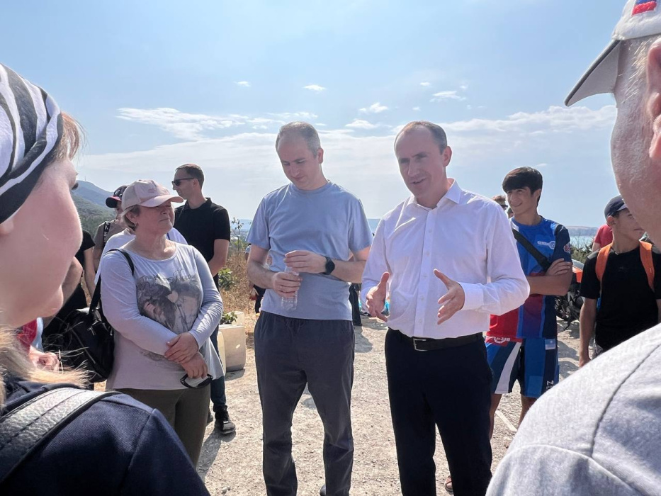 Глава Геленджика Алексей Богодистов поздравил с днем местного самоуправления Глава Геленджика Алексей Богодистов поздравил с днем местного самоуправления