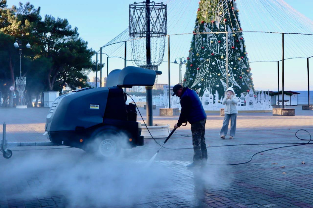В Геленджике появилась новая уборочная техника