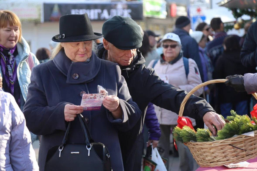 Ярмарка выходного дня в Геленджике собрала гостей на творческий мастер-класс