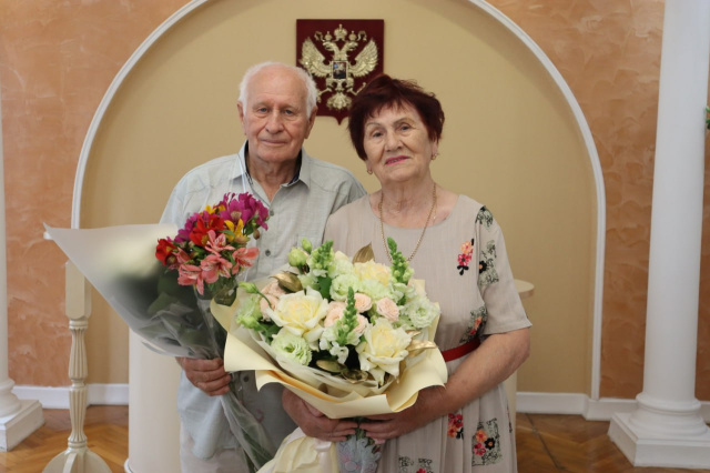 Любовь сквозь годы: семья из Геленджика отпраздновала бриллинтовую свадьбу