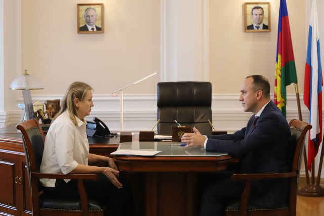 Глава Геленджика провел рабочую встречу с руководителем спортивной школы «Виктория»