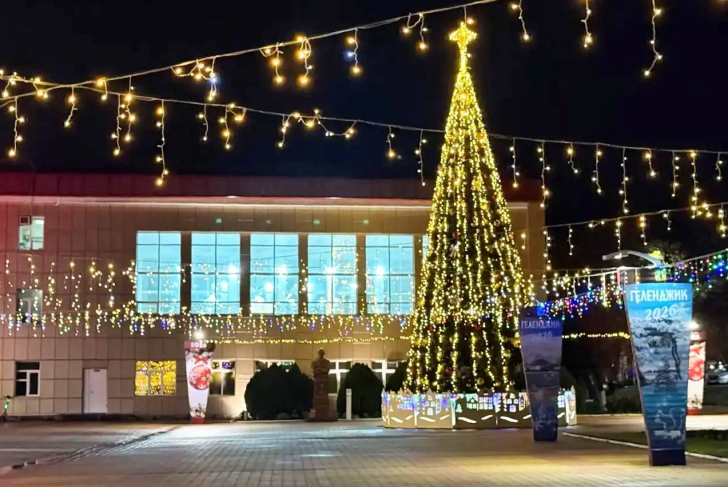 Создавайте праздничное настроение и выигрывайте солидные денежные призы с конкурсом «Новогодний Геленджик»!