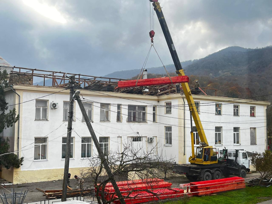 В Пшаде ремонтируют кровлю Дома культуры