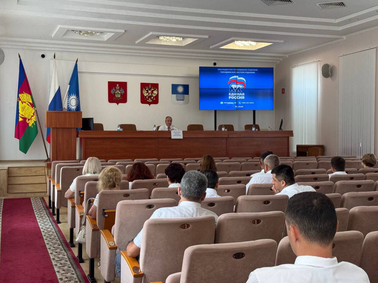 На заседании депутатского объединения Партии «Единая Россия» в Думе Геленджика обсудили план работы на ближайший месяц.