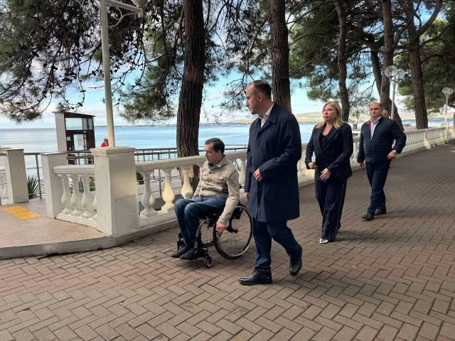 Депутат Госдумы оценил доступность пляжа для маломобильных граждан