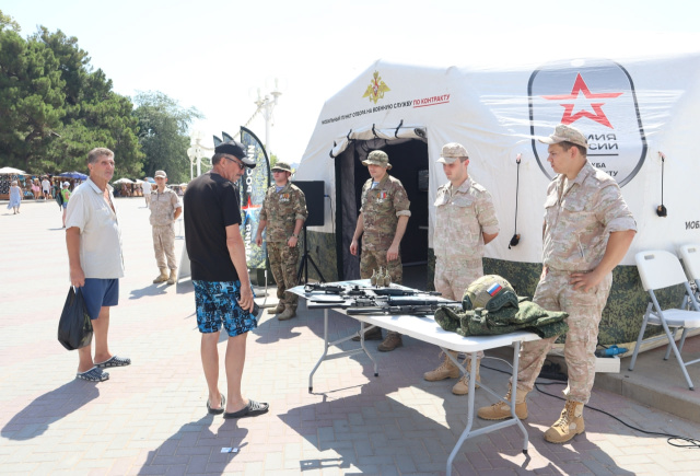 Работа мобильного пункта отбора на службу по контракту Работа мобильного пункта отбора на службу по контракту