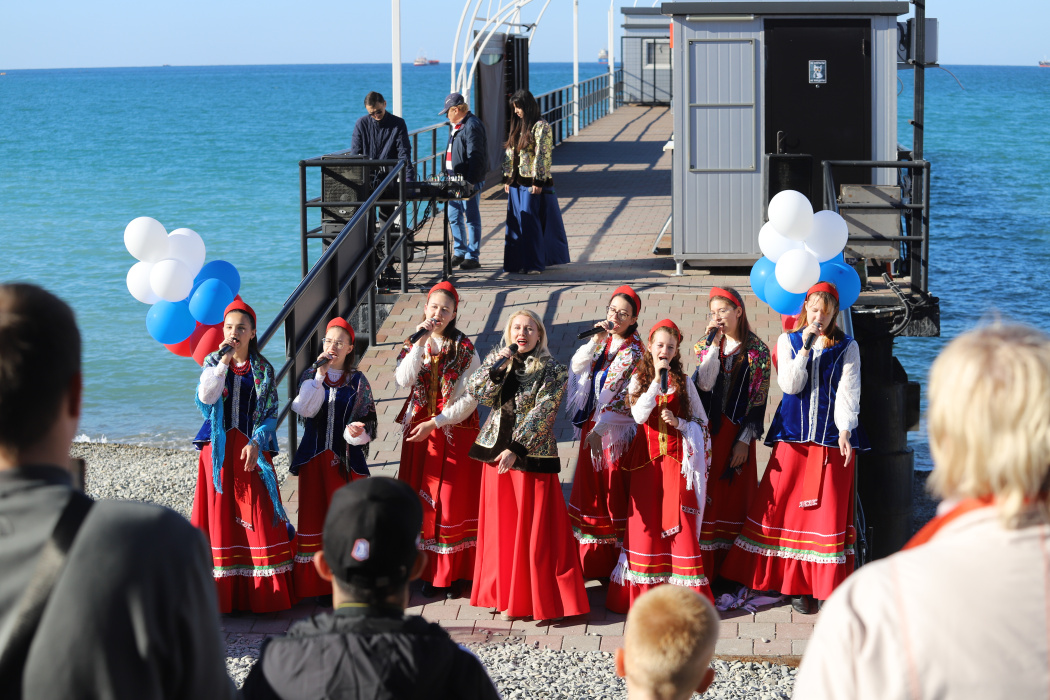 В эти выходные на зимних пляжах курорта гостей ждут спортивные и творческие программы