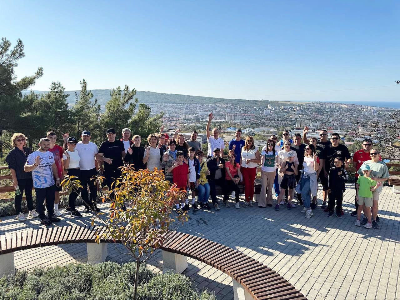 В преддверии Всемирного дня ходьбы депутаты Думы Геленджика вместе со своими семьями присоединились к активному отдыху, поднявшись на живописный терренкур Маркотх В преддверии Всемирного дня ходьбы депутаты Думы Геленджика вместе со своими семьями присоединились к активному отдыху, поднявшись на живописный терренкур Маркотх