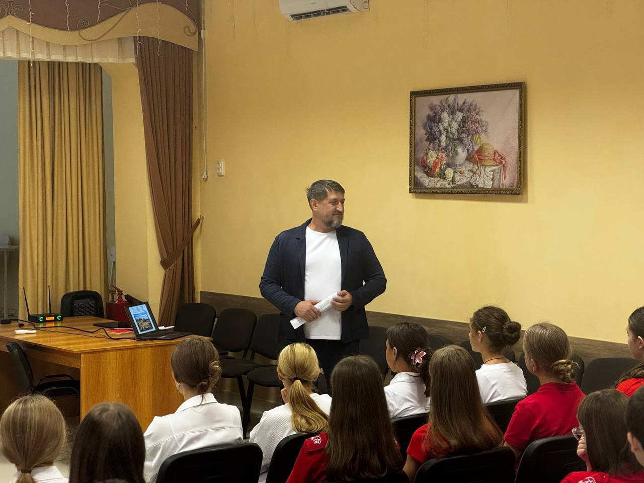 Ко Дню образования Краснодарского края депутаты Думы Геленджика провели «Уроки патриотизма» в рамках проекта Совета молодых депутатов. Ко Дню образования Краснодарского края депутаты Думы Геленджика провели «Уроки патриотизма» в рамках проекта Совета молодых депутатов.