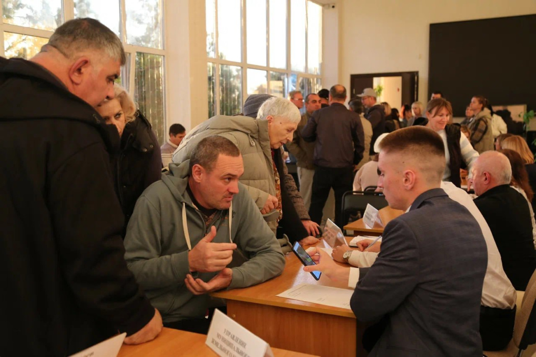 Завершилась работа мобильной приемной администрации Геленджика