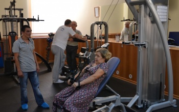 Виктор Хрестин посетил спортивный зал «Прометей» для людей с ограниченными возможностями здоровья