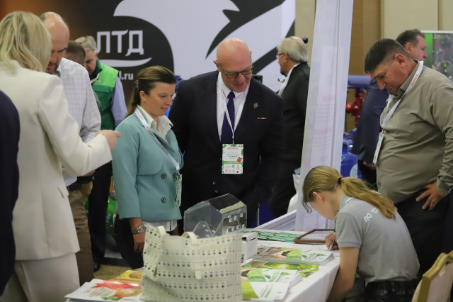 В Геленджике собралось более 700 садоводов из 30 регионов России