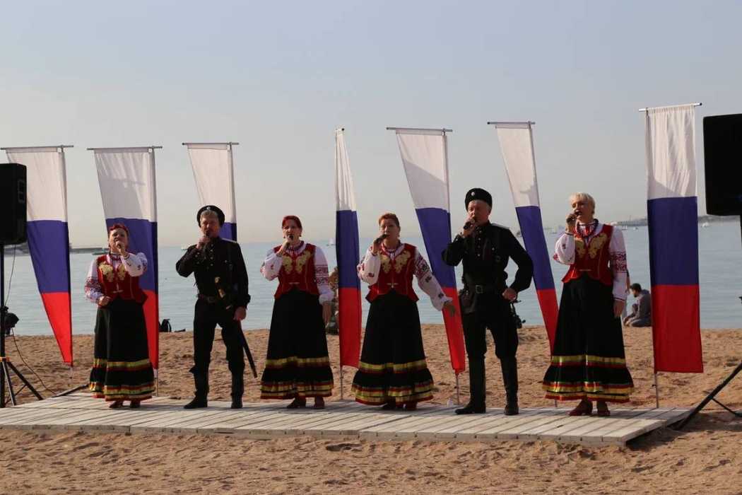 Как проходит межсезонье на пляжах Геленджика