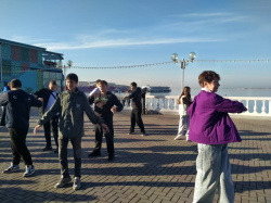 УТРЕННЯЯ ЗАРЯДКА